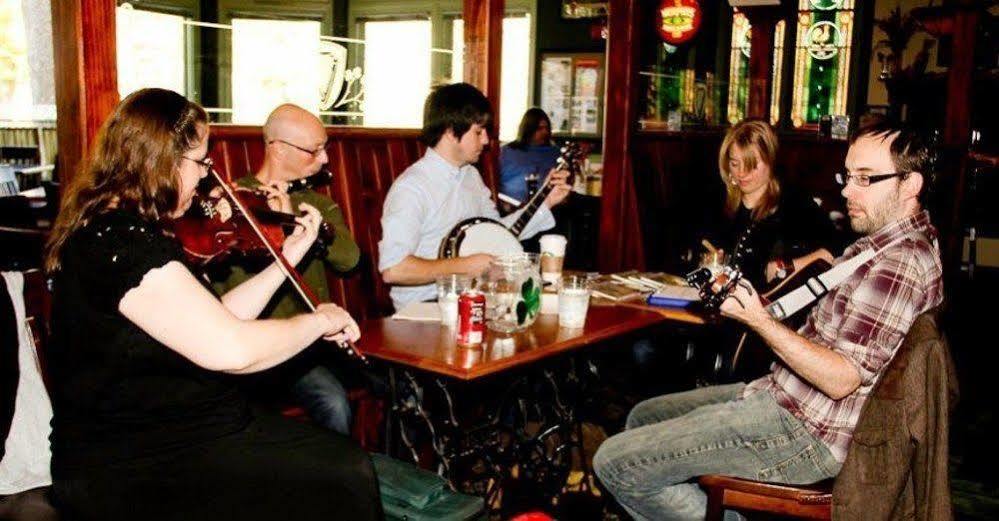ميلووكي County Clare Inn المظهر الخارجي الصورة