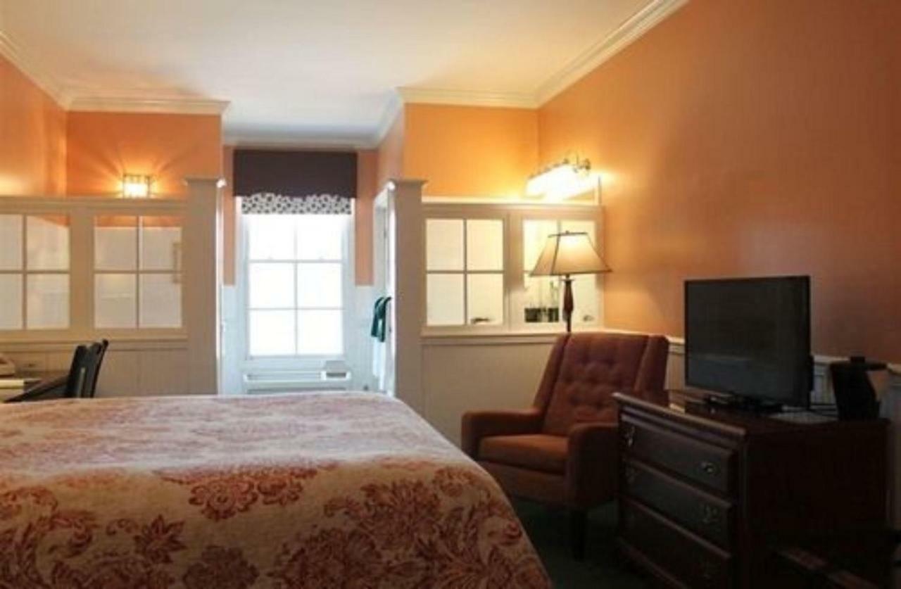 ميلووكي County Clare Inn المظهر الخارجي الصورة