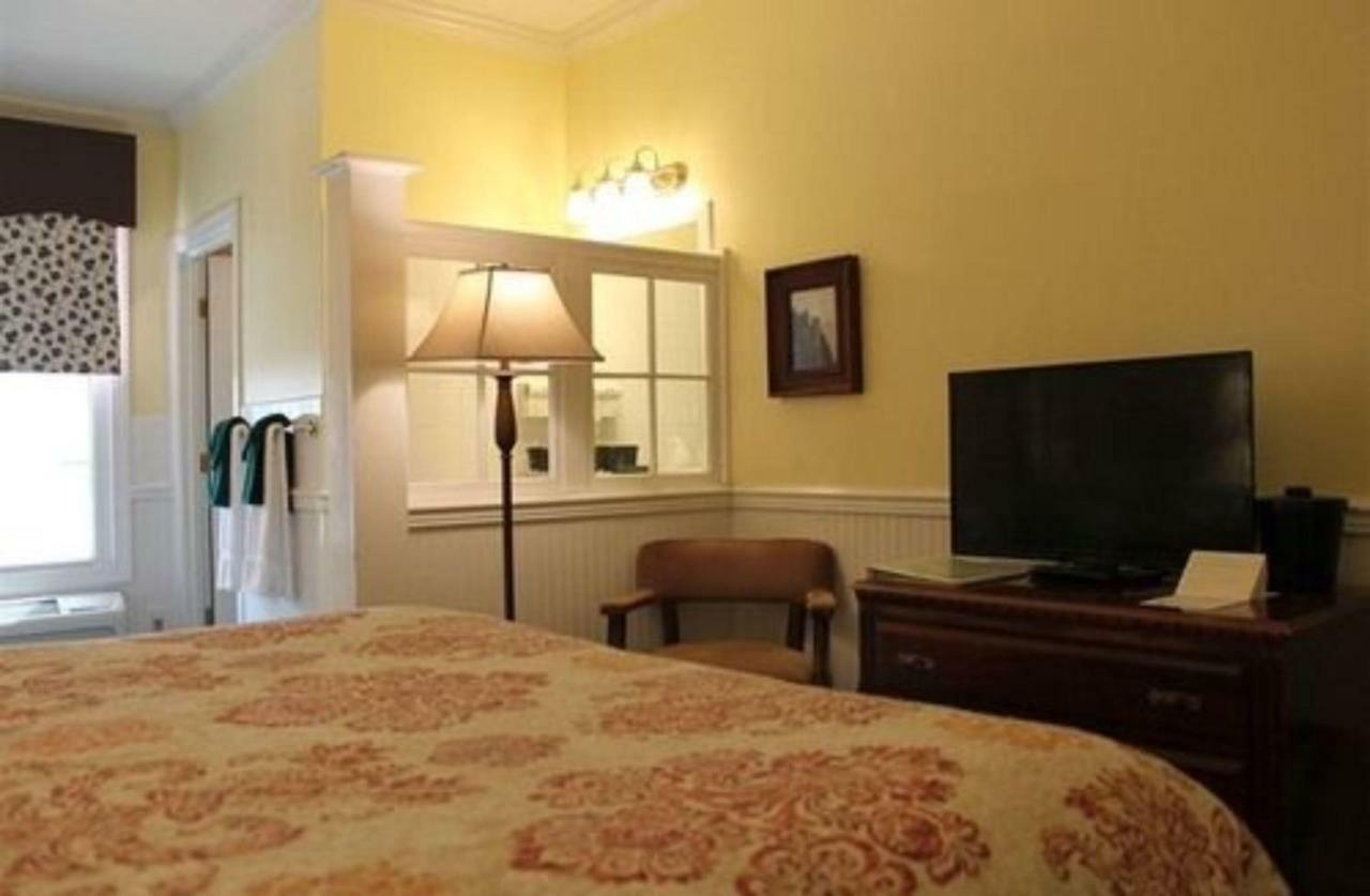 ميلووكي County Clare Inn المظهر الخارجي الصورة